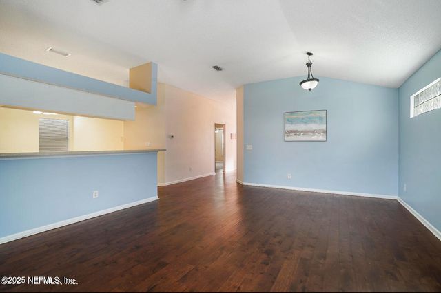 1134 HOMARD Boulevard E, Jacksonville, FL 32225