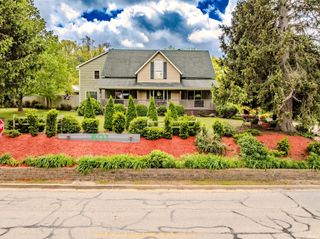 501 W Fox Lake Road, Angola, IN 46730