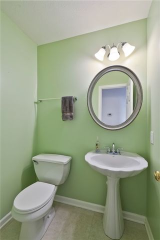 223 Mountain Dr, Carnegie, PA 15106