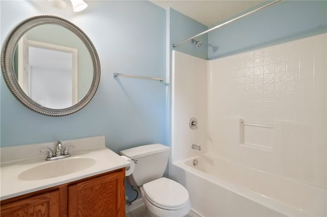 223 Mountain Dr, Carnegie, PA 15106