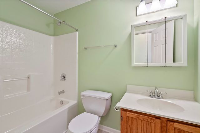 223 Mountain Dr, Carnegie, PA 15106