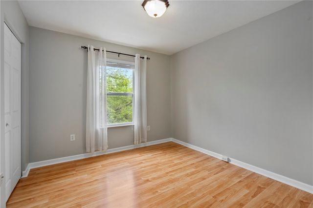 223 Mountain Dr, Carnegie, PA 15106