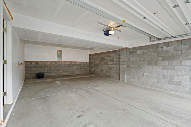 223 Mountain Dr, Carnegie, PA 15106