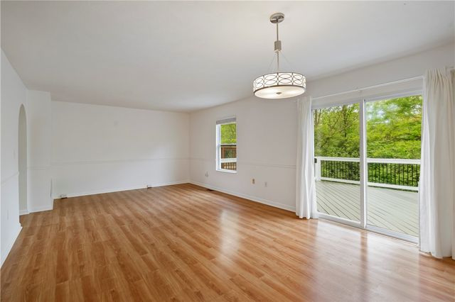 223 Mountain Dr, Carnegie, PA 15106
