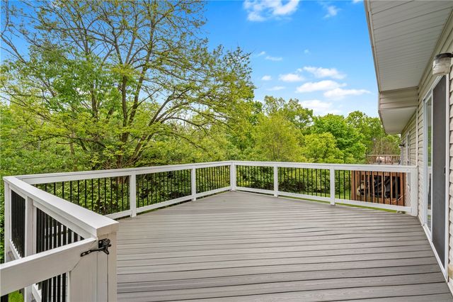 223 Mountain Dr, Carnegie, PA 15106