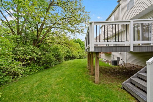 223 Mountain Dr, Carnegie, PA 15106