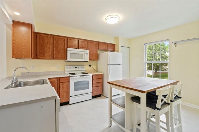 223 Mountain Dr, Carnegie, PA 15106