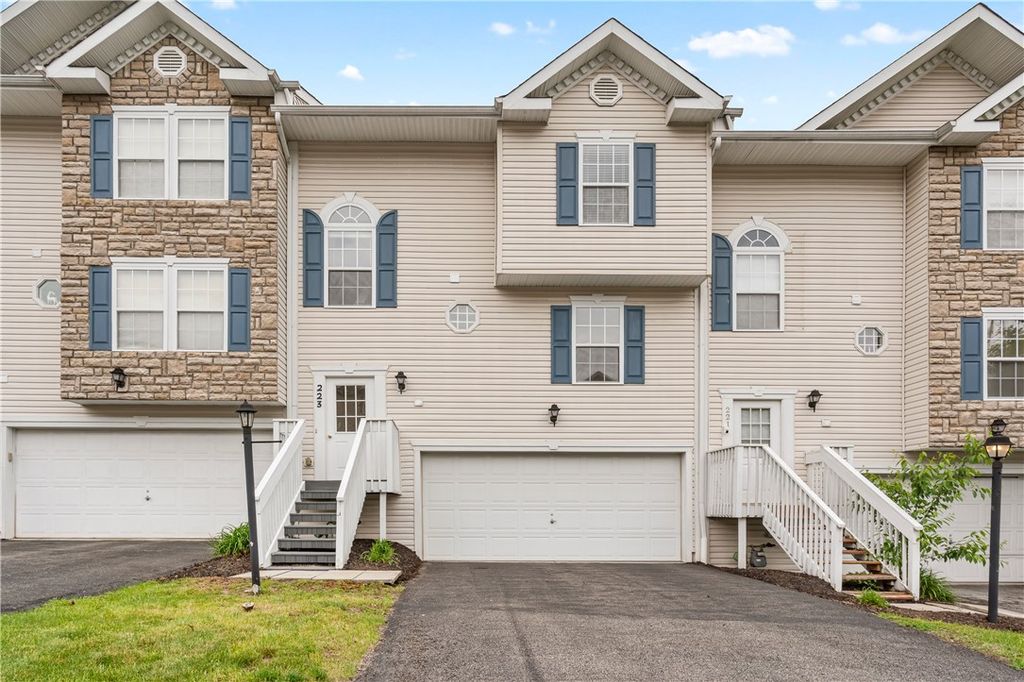 223 Mountain Dr, Carnegie, PA 15106