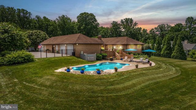 4037 HOLLY KNOLL DR, Glen Arm, MD 21057