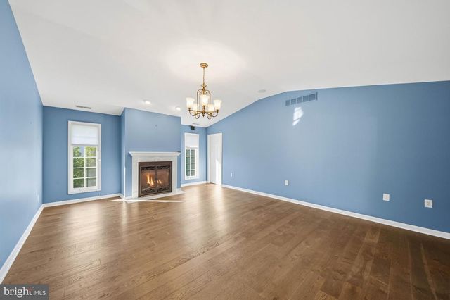 4037 HOLLY KNOLL DR, Glen Arm, MD 21057