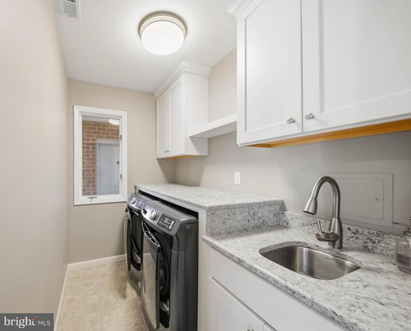 4037 HOLLY KNOLL DR, Glen Arm, MD 21057