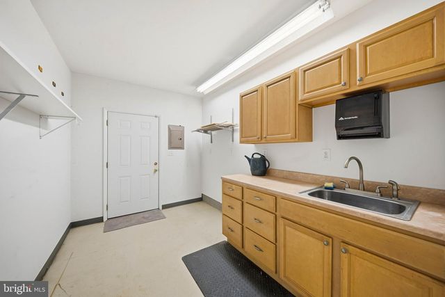 4037 HOLLY KNOLL DR, Glen Arm, MD 21057