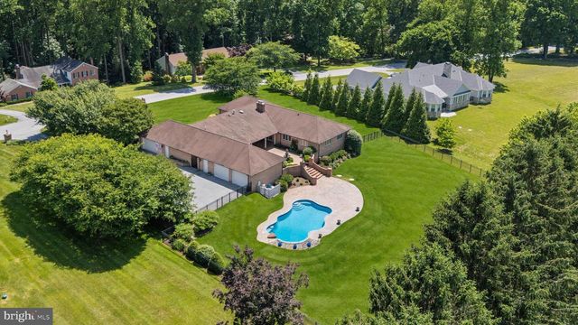 4037 HOLLY KNOLL DR, Glen Arm, MD 21057