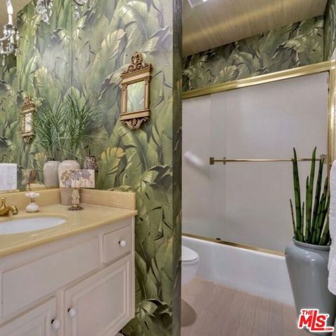 2385 Roscomare Road D17, Los Angeles, CA 90077