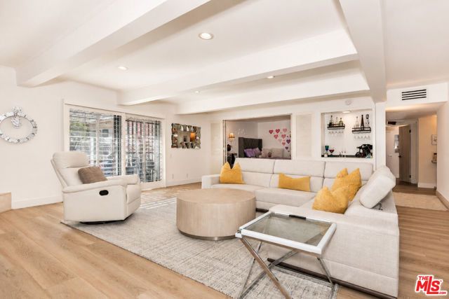 2385 Roscomare Road D17, Los Angeles, CA 90077