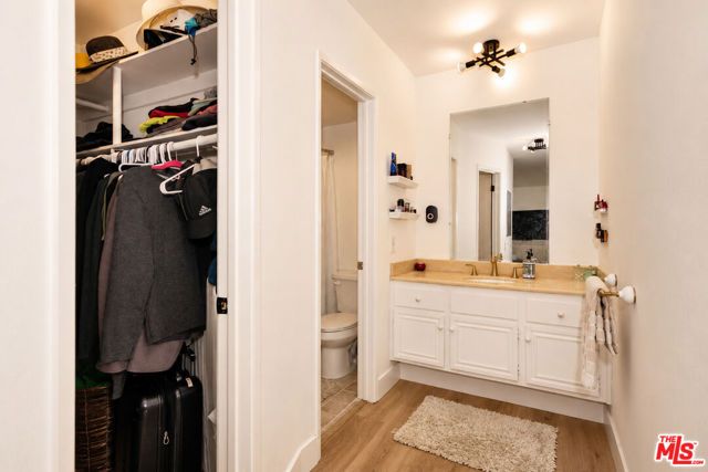 2385 Roscomare Road D17, Los Angeles, CA 90077