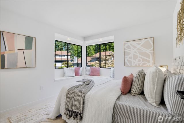 16177 SE 33rd Circle, Bellevue, WA 98008