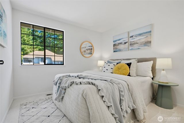 16177 SE 33rd Circle, Bellevue, WA 98008