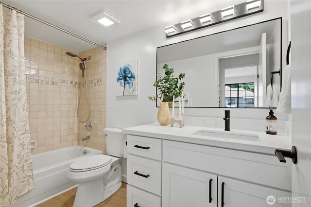 16177 SE 33rd Circle, Bellevue, WA 98008