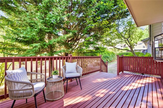 16177 SE 33rd Circle, Bellevue, WA 98008