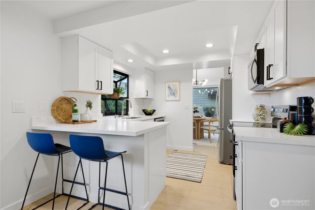 16177 SE 33rd Circle, Bellevue, WA 98008
