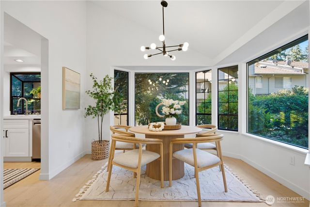 16177 SE 33rd Circle, Bellevue, WA 98008