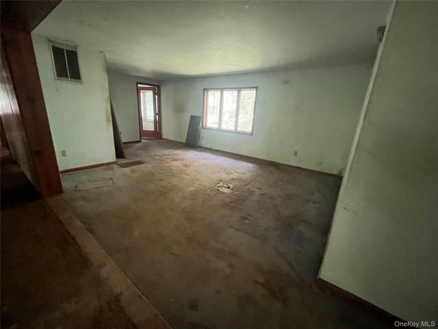 1145 Glasco Turnpike, Saugerties, NY 12477