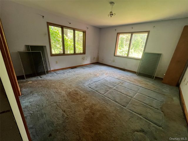 1145 Glasco Turnpike, Saugerties, NY 12477