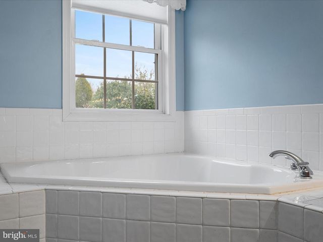 1840 RHIANON LN, Harrisonburg, VA 22801