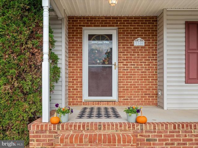 1840 RHIANON LN, Harrisonburg, VA 22801