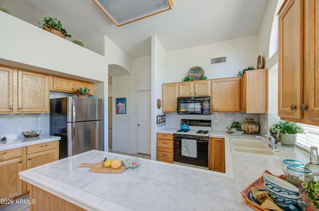 18627 N 84TH Drive, Peoria, AZ 85382
