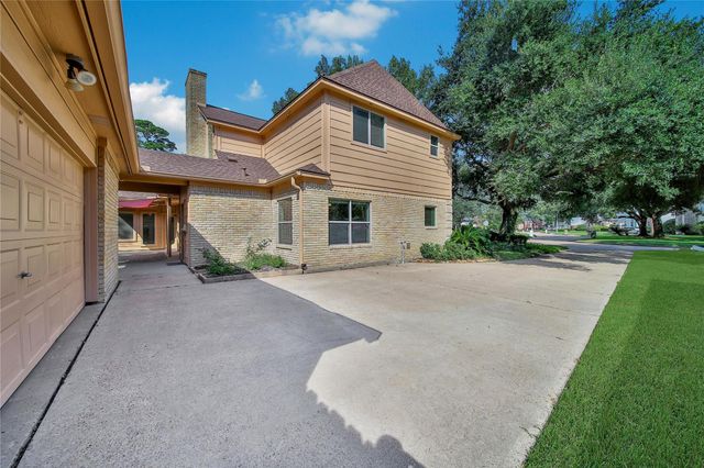 20031 Pine Wind Drive, Humble, TX 77346