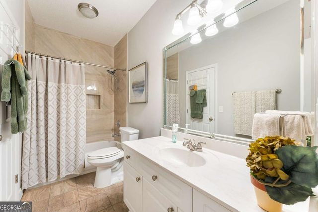 2525 Rosehill Circle, Lithia Springs, GA 30122