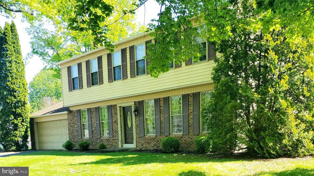 866 MANDY, Camp Hill, PA 17011