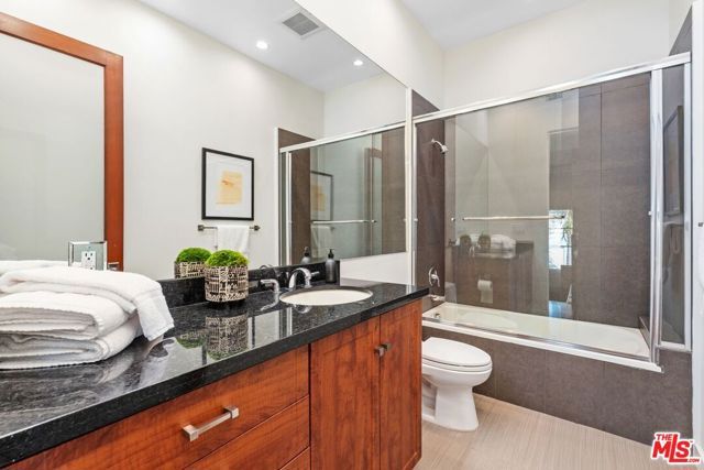 1936 S Shenandoah Street A, Los Angeles, CA 90034