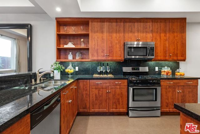 1936 S Shenandoah Street A, Los Angeles, CA 90034