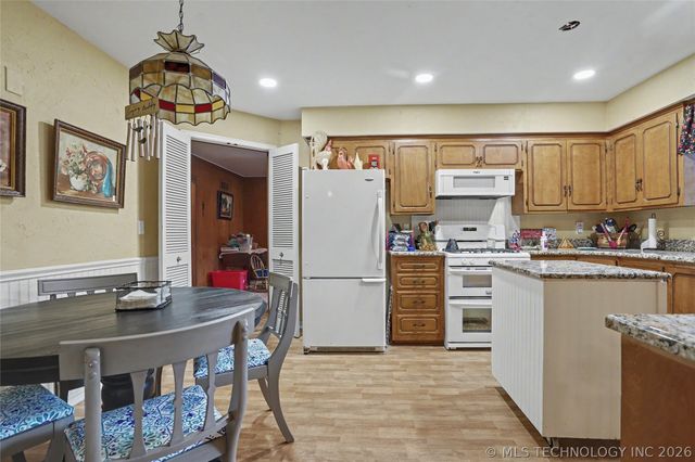 1212 E Teresa Avenue, Sapulpa, OK 74066