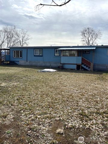 50 Cherokee Road, Omak, WA 98841