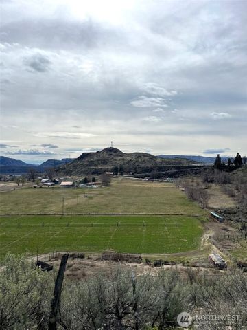 50 Cherokee Road, Omak, WA 98841