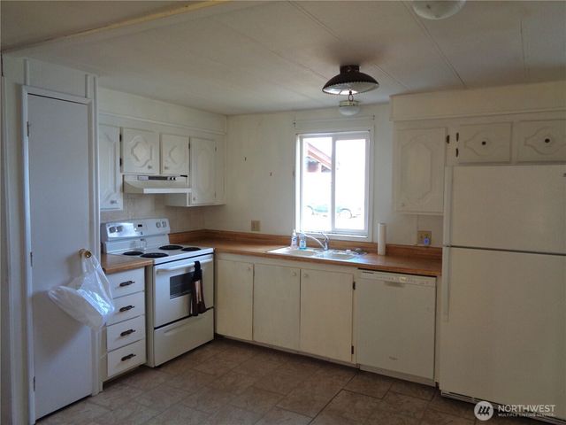 50 Cherokee Road, Omak, WA 98841