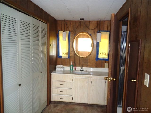 50 Cherokee Road, Omak, WA 98841