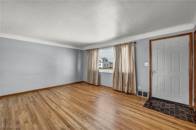 28756 Hazel Avenue, Wickliffe, OH 44092