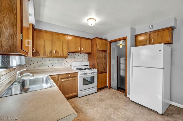 28756 Hazel Avenue, Wickliffe, OH 44092