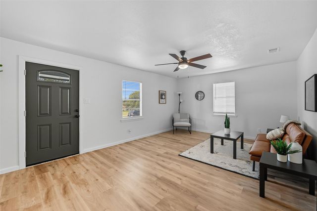 1830 San Antonio Street, Grand Prairie, TX 75051