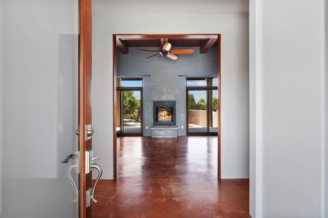 9 Via Diamante, Santa Fe, NM 87506