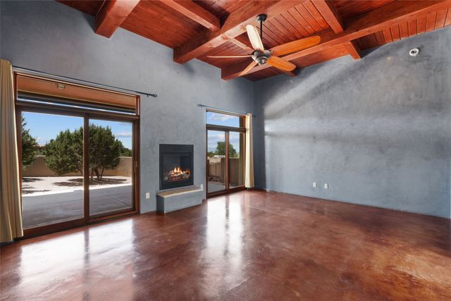 9 Via Diamante, Santa Fe, NM 87506