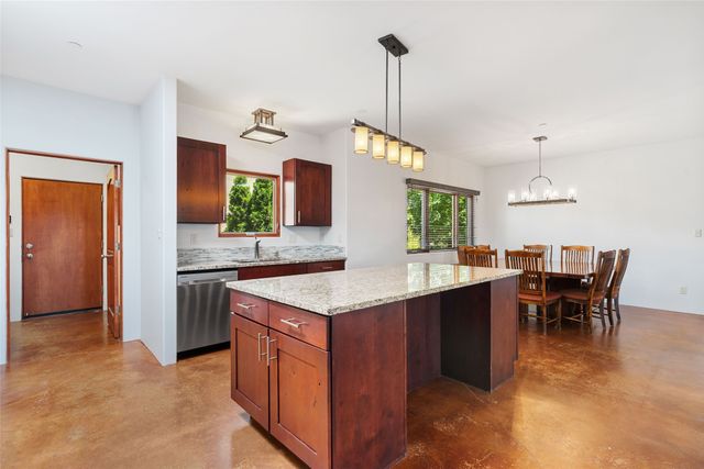 9 Via Diamante, Santa Fe, NM 87506