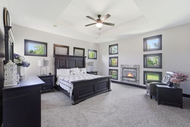 9532 Century Woods Circle, Johnston, IA 50131