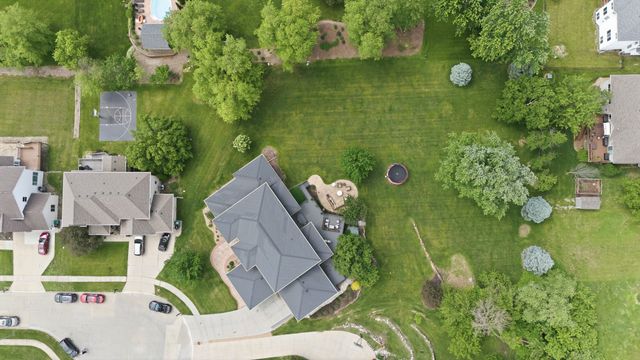 9532 Century Woods Circle, Johnston, IA 50131