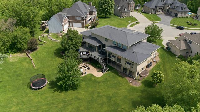 9532 Century Woods Circle, Johnston, IA 50131